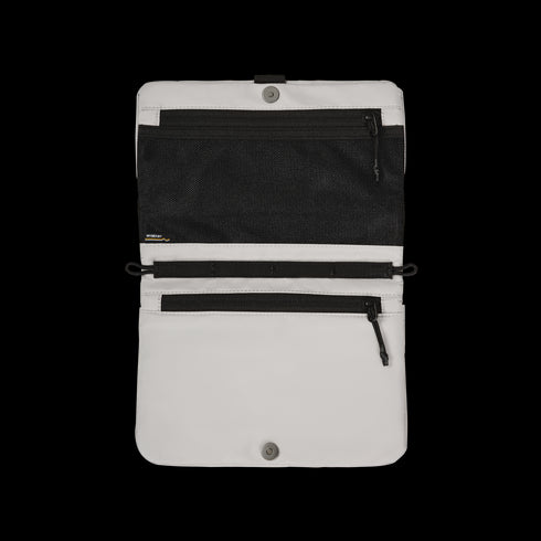 SwitchEasy MagEasy 2L Sacoche Utility Crossbody Bag MPHIPH234CE24