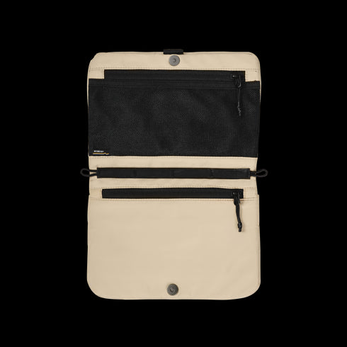 SwitchEasy MagEasy 2L Sacoche Utility Crossbody Bag MPHIPH234SB24